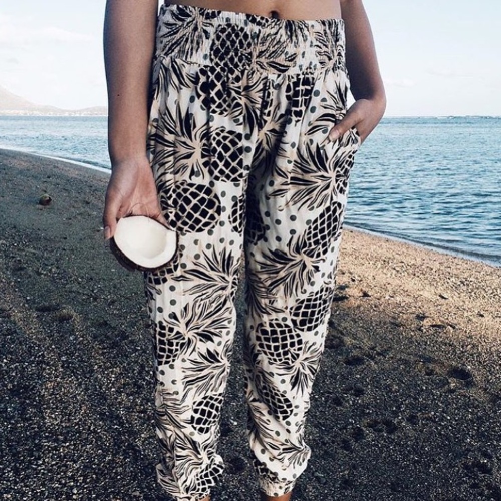 Pre-owned/ Limited Edition  pant paka xs pineapple